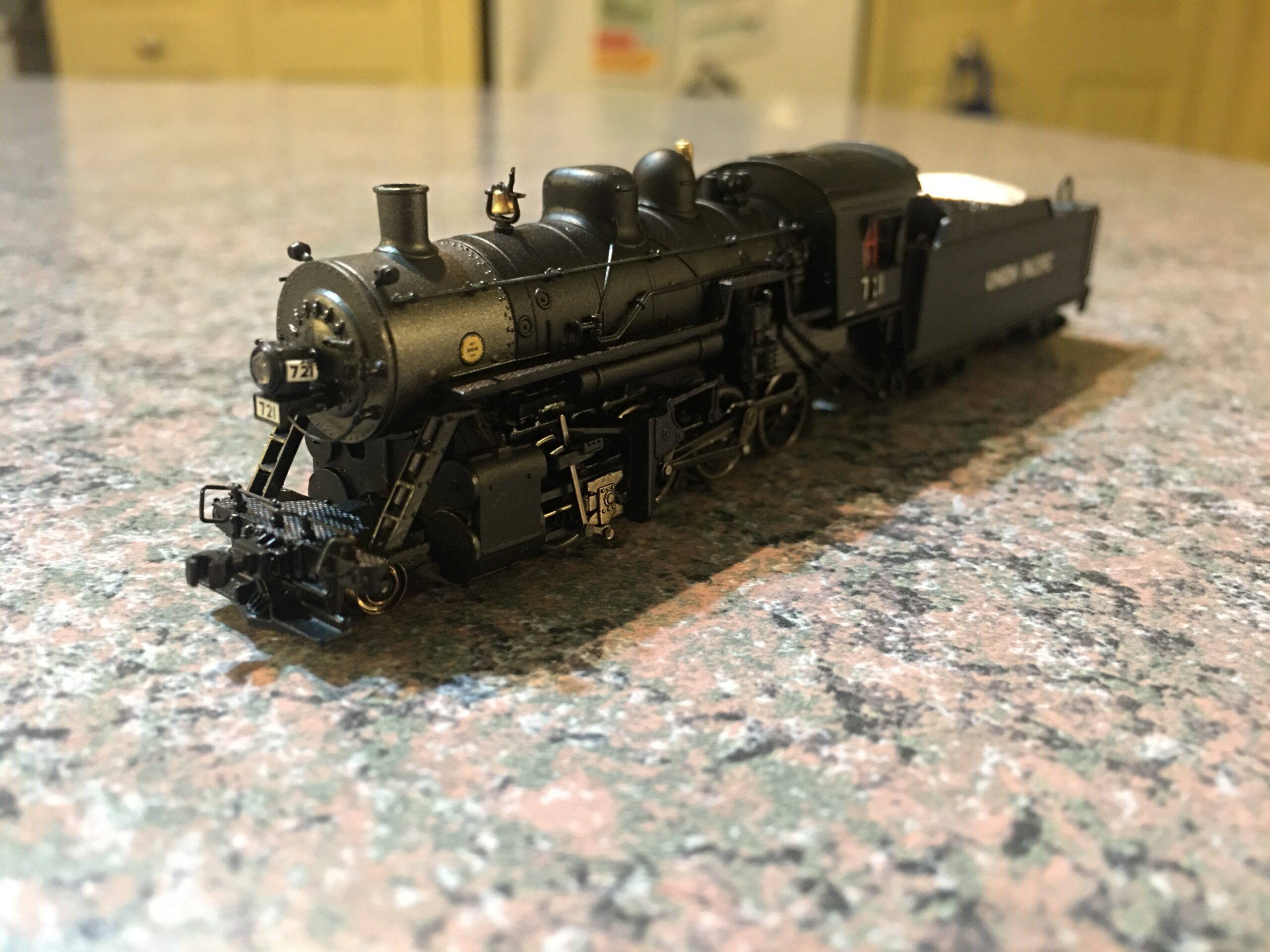 N Scale Bachmann 2-8-0 Union Pacific 721 - watchtrainsnow.com